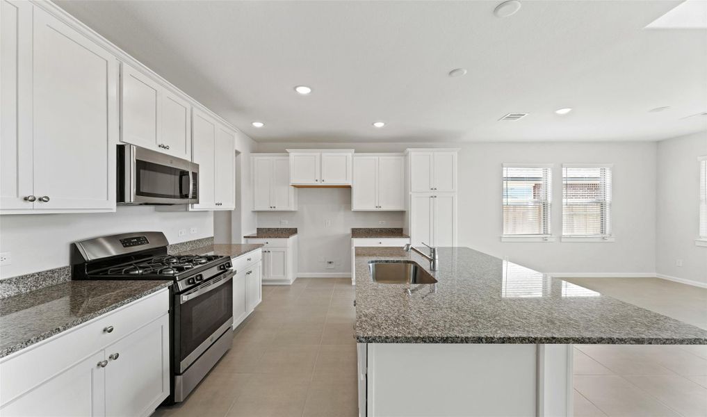 Stylish kitchen (*Photo not of actual home and used for illustration purposes only.)