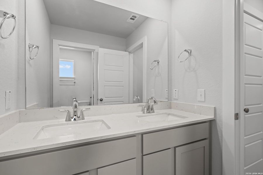 Furnished interior view inside a new home in Senna, Leon Valley (Image 4).