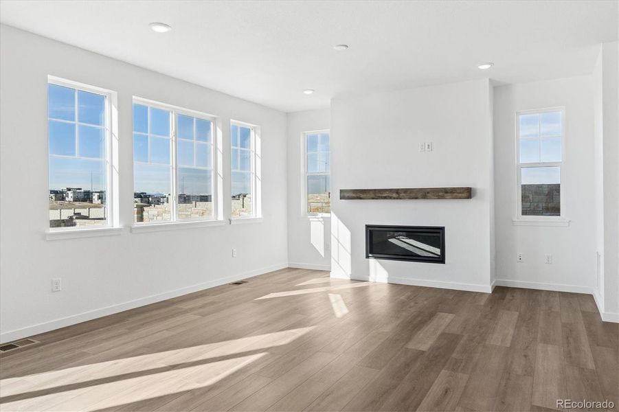 Spacious, unfurnished interior of a new home in The Summit at Meridian, Englewood (Image 17).