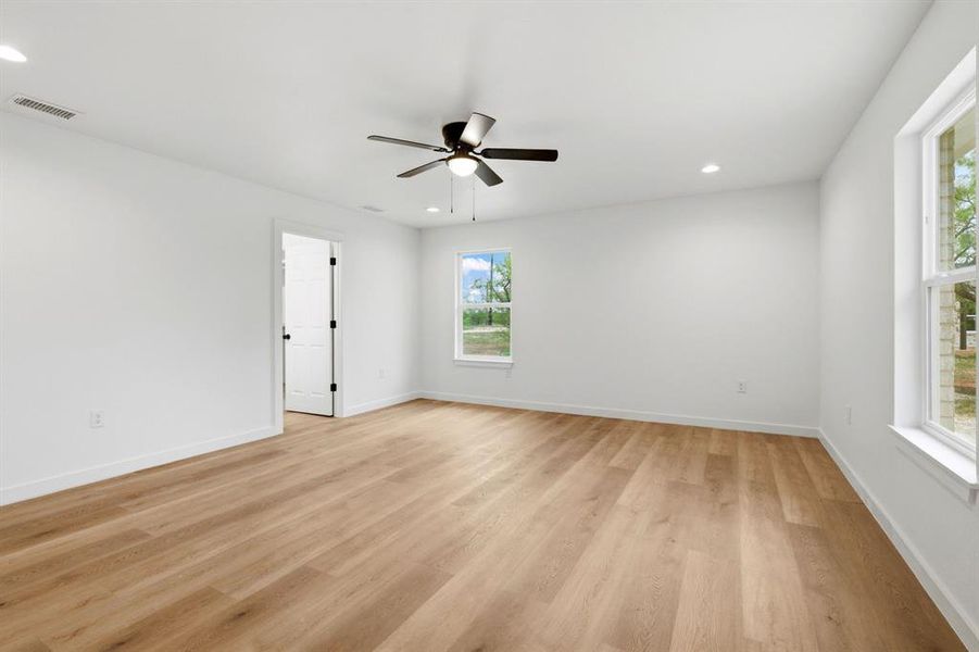 Spacious, unfurnished interior of a new home in , Baird (Image 37).