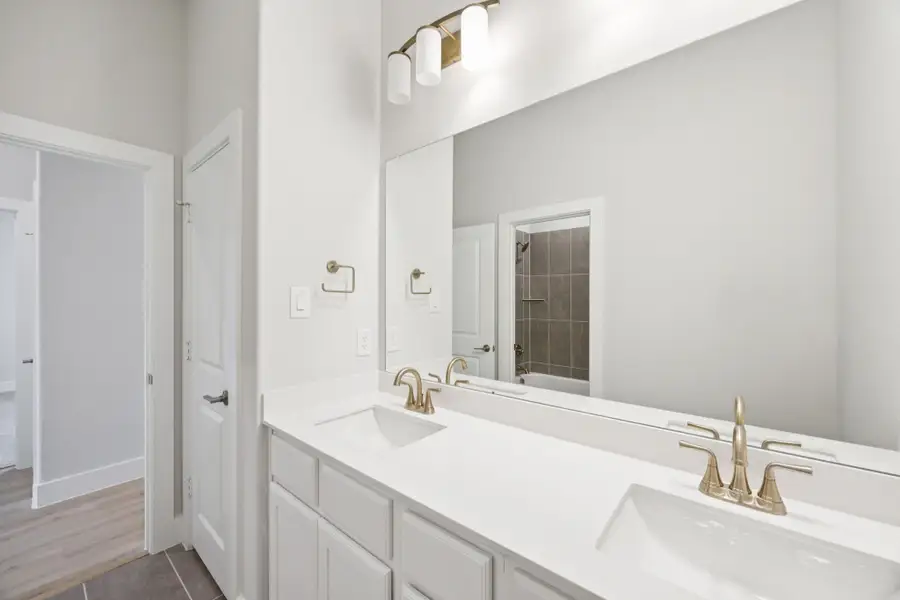Representative furnished interior of a home built from the Belmont by Centre Living Homes in Ellis Ranch Estates, Waxahachie (Image 11).