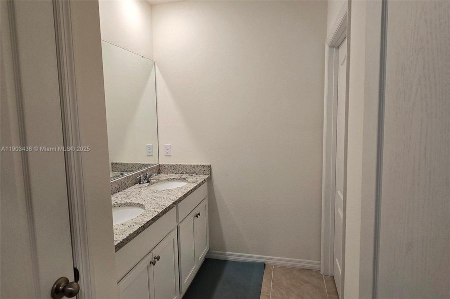 Furnished interior view inside a new home in , Davenport (Image 10).