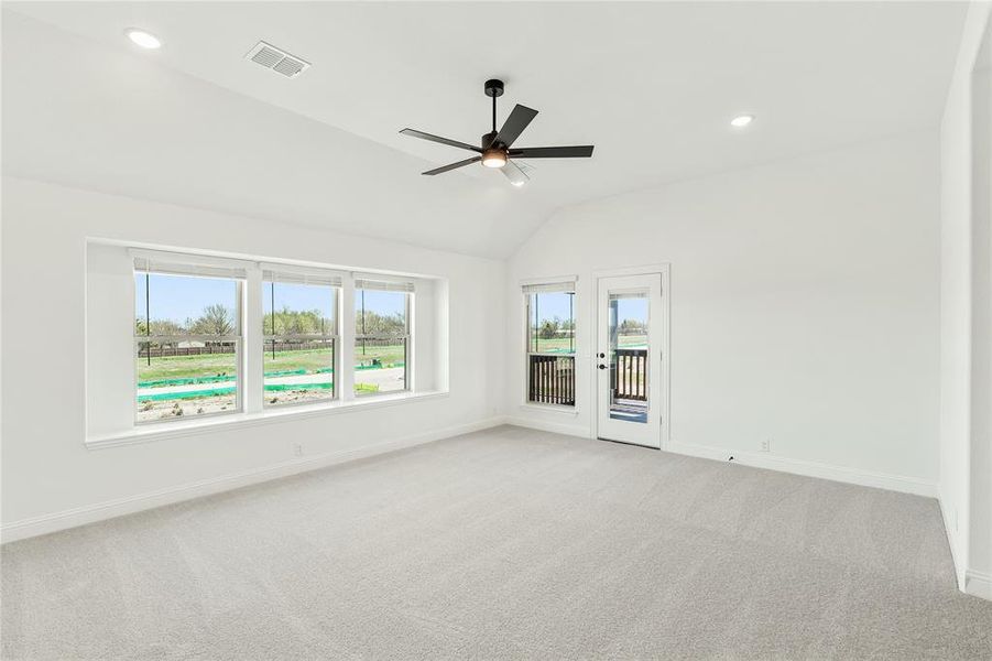 Spacious, unfurnished interior of a new home in Glenbrook, Red Oak (Image 24).