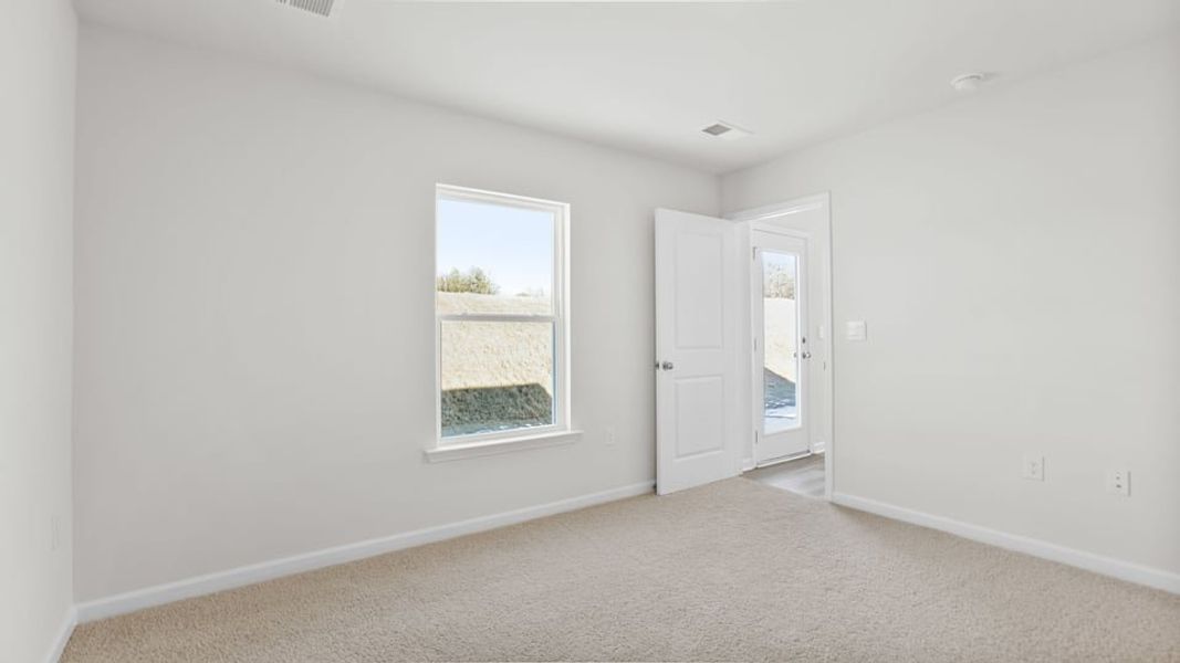 Spacious, unfurnished interior of a new home in Seneca Falls, Seneca (Image 26).