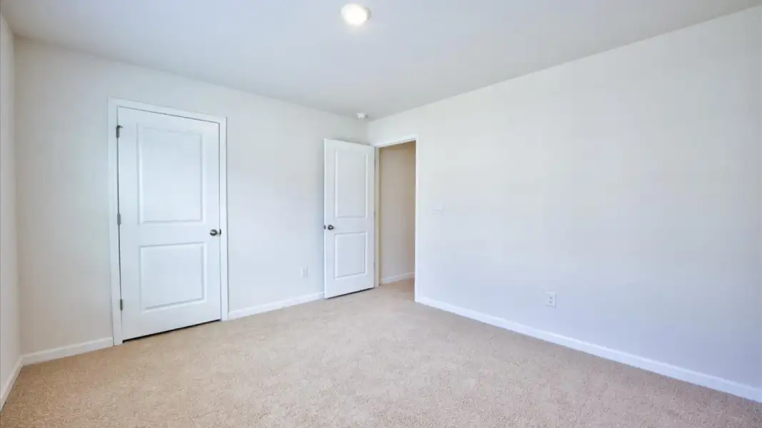 Spacious, unfurnished interior of a new home in Saddlebrook, Rocky Mount (Image 34).
