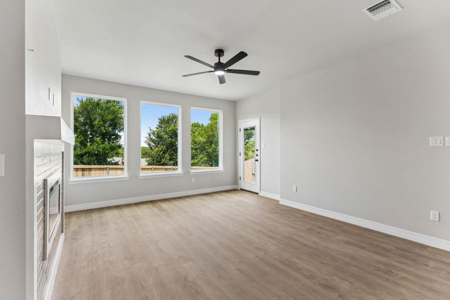 Spacious, unfurnished interior of a new home in , Killeen (Image 16).