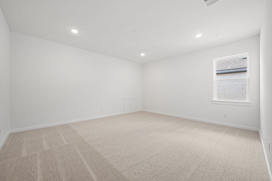 Spacious, unfurnished interior of a new home in Wolf Ranch, Georgetown (Image 39).