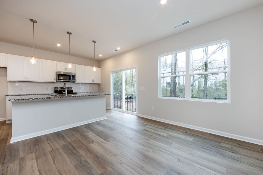 Spacious, unfurnished interior of a new home in Fifteen 15 Cannon, Charlotte (Image 17).