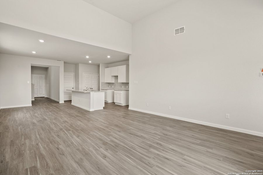 Spacious, unfurnished interior of a new home in Abbott Place, St. Hedwig (Image 19). Spacious, unfurnished interior of a new home in Abbott Place, St. Hedwig (Image 19).