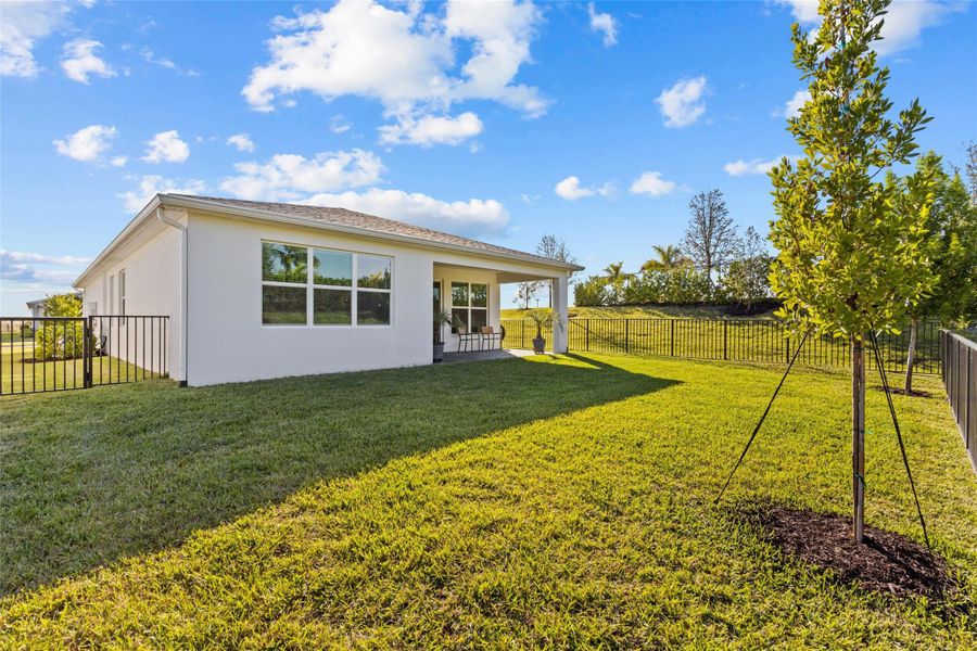 Exterior details and patio area of a home in , Port St. Lucie (Image 23).