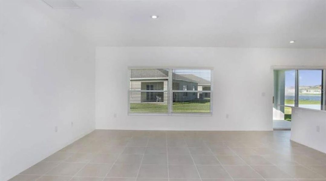 Spacious, unfurnished interior of a new home in Firethorn, Parrish (Image 12).