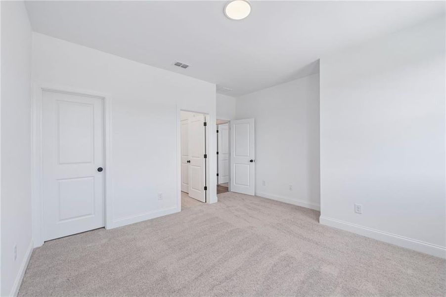 Spacious, unfurnished interior of a new home in , Buford (Image 37).