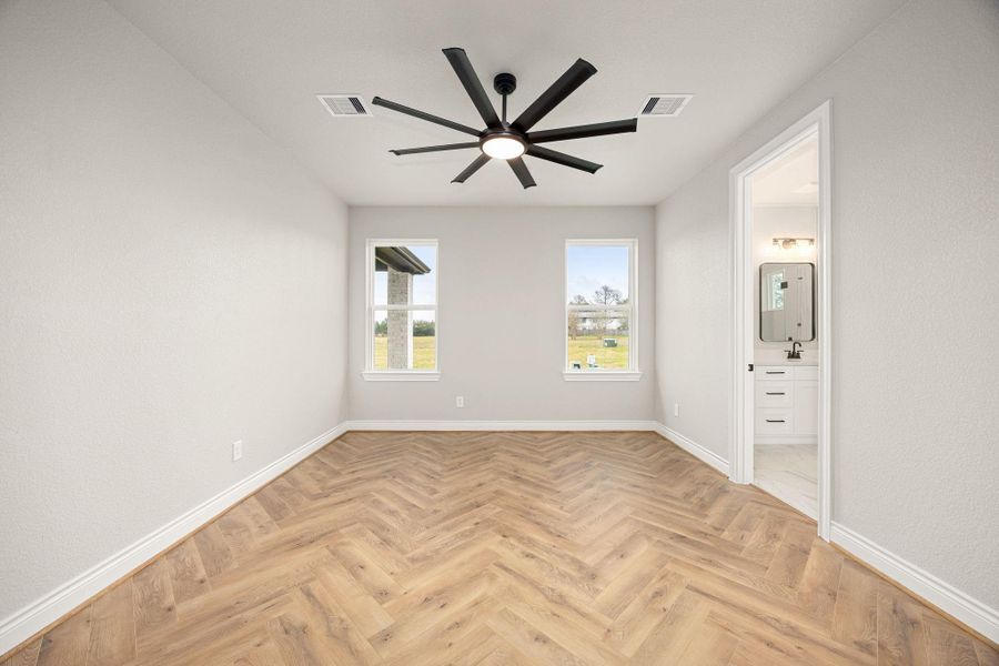 Spacious, unfurnished interior of a new home in , Waller (Image 23).