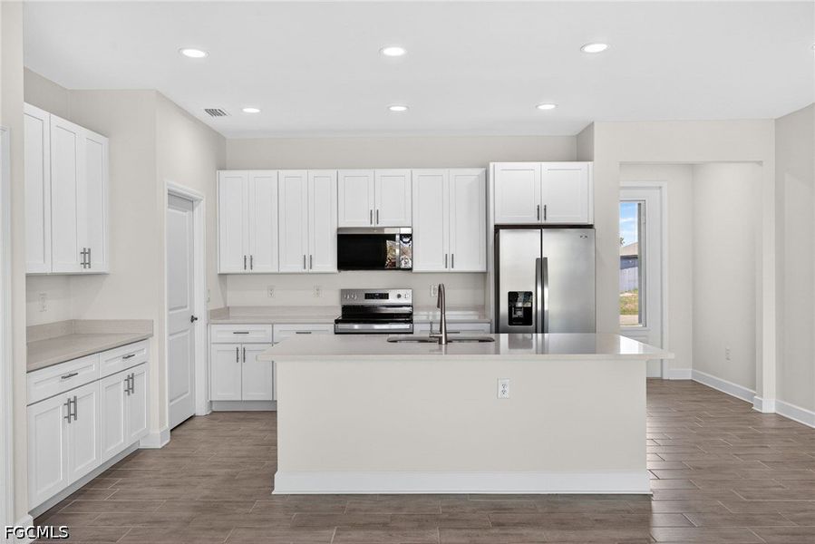 Furnished interior view inside a new home in Cape Coral, Cape Coral (Image 10).