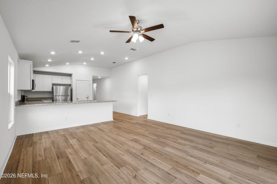 Spacious, unfurnished interior of a new home in Westport Landing, Jacksonville (Image 33).