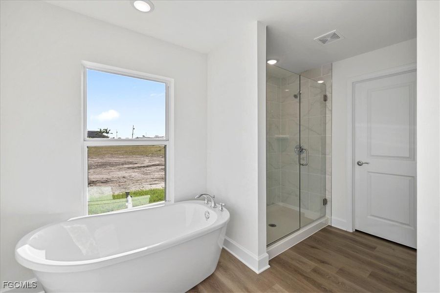 Furnished interior view inside a new home in Cape Coral, Cape Coral (Image 13).