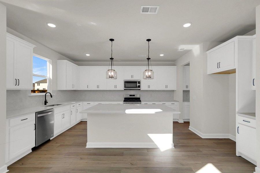 Furnished interior view inside a new home in , Ravenel (Image 7).