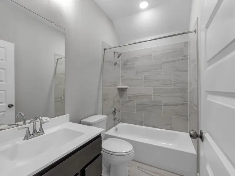 Furnished interior view inside a new home in Lago Mar - 60', Texas City (Image 8). Furnished interior view inside a new home in Lago Mar - 60', Texas City (Image 8).