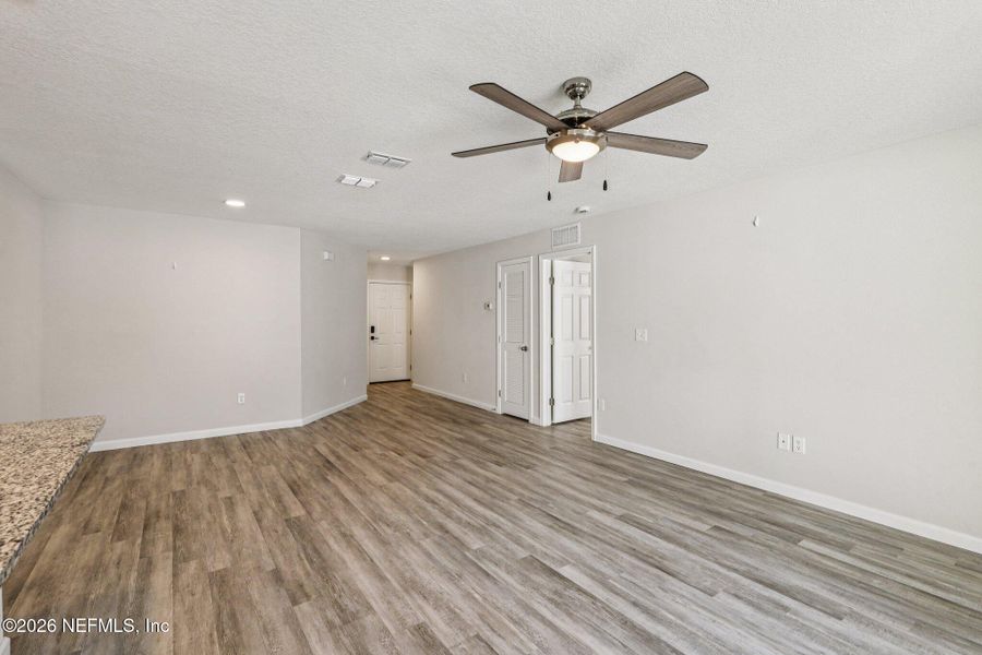 Spacious, unfurnished interior of a new home in , Jacksonville (Image 26).