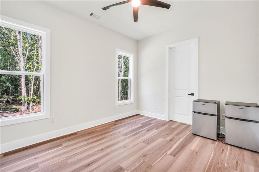 Spacious, unfurnished interior of a new home in , Winston (Image 19).