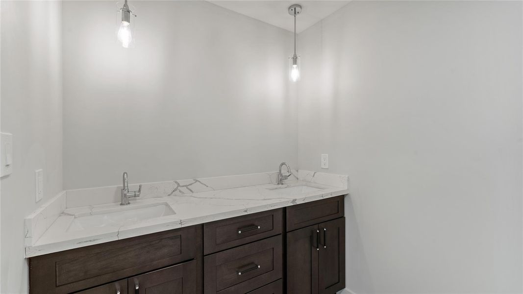 Image 40 of a home in .