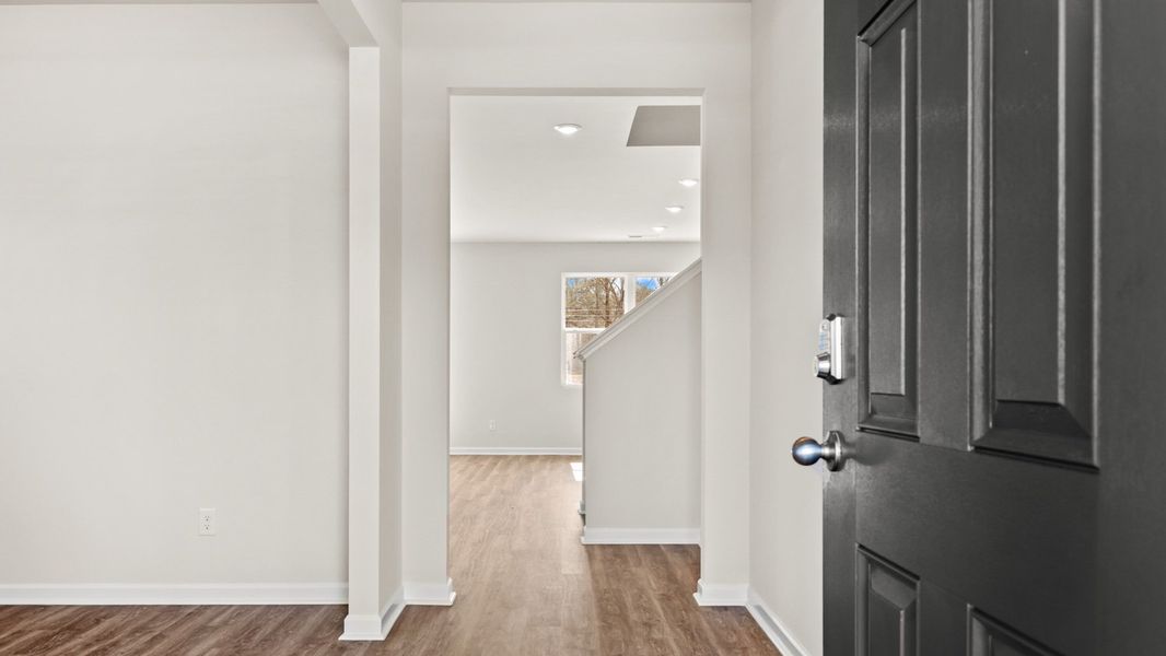 Spacious, unfurnished interior of a new home in Poplar Preserve, Newnan (Image 12).