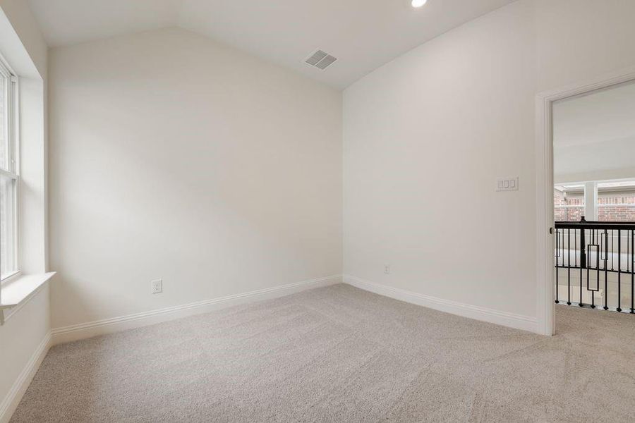 Spacious, unfurnished interior of a new home in Grand Braniff Park, Irving (Image 15).
