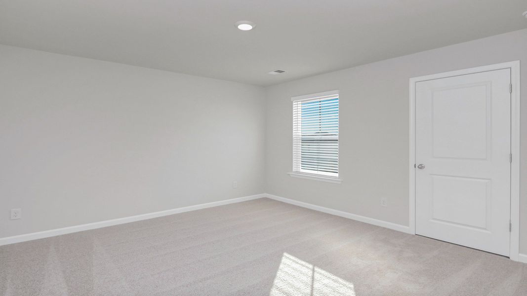 Spacious, unfurnished interior of a new home in Gates Village, Lugoff (Image 26).