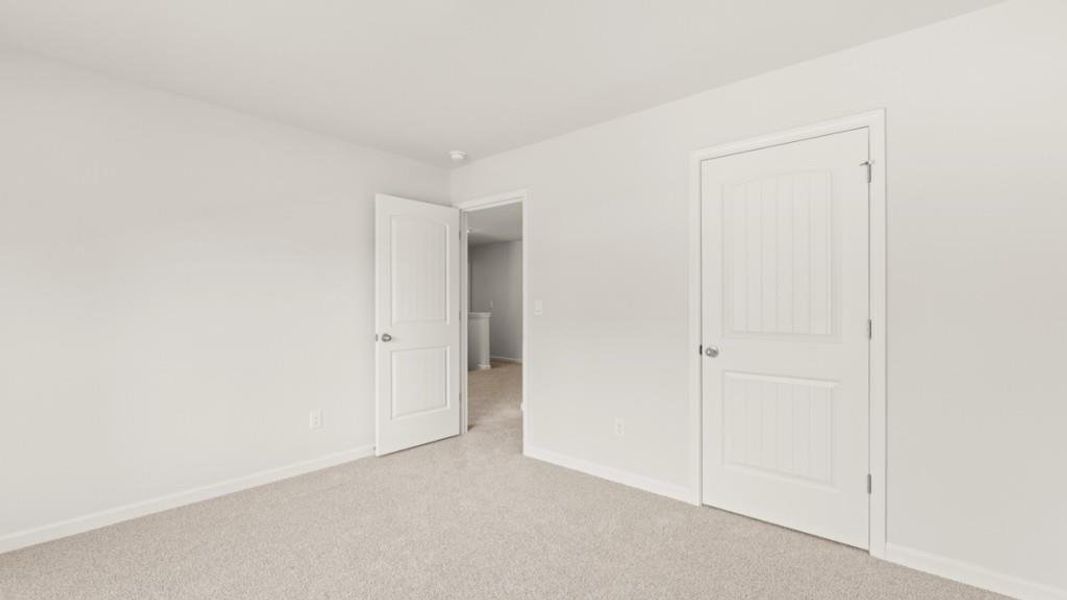 Spacious, unfurnished interior of a new home in Fairhaven, Lithia Springs (Image 22).