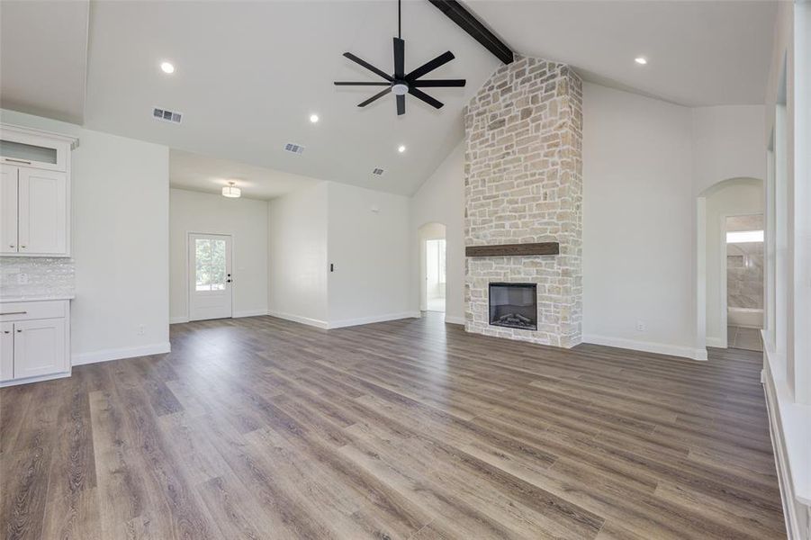 Image 36 of a home in .