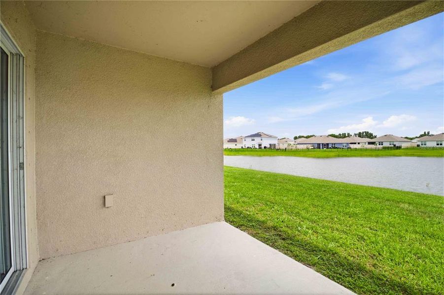 Exterior details and patio area of a home in Mandarin Grove, Palmetto (Image 26).