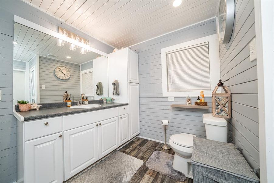 Furnished interior view inside a new home in , Leesburg (Image 8).