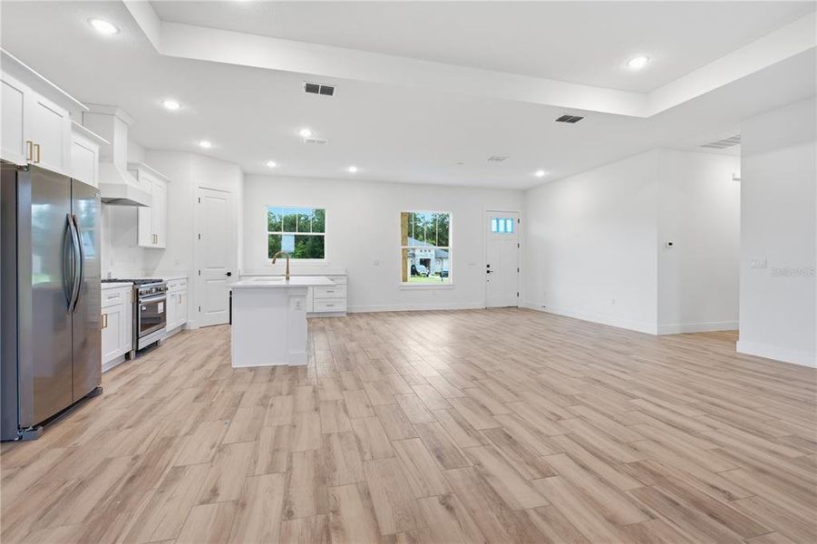 Spacious, unfurnished interior of a new home in , Dunnellon (Image 19). Spacious, unfurnished interior of a new home in , Dunnellon (Image 19).