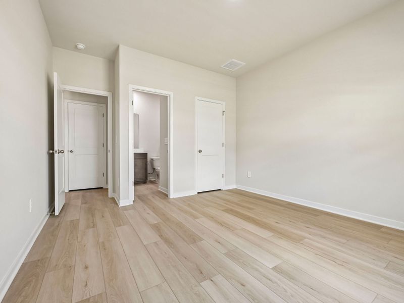 Spacious, unfurnished interior of a new home in Avalon Place - Signature Series, Durham (Image 11). Spacious, unfurnished interior of a new home in Avalon Place - Signature Series, Durham (Image 11).