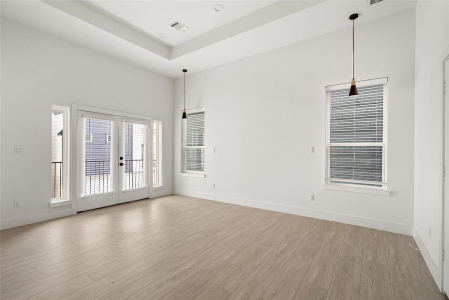 Spacious, unfurnished interior of a new home in , Houston (Image 20).