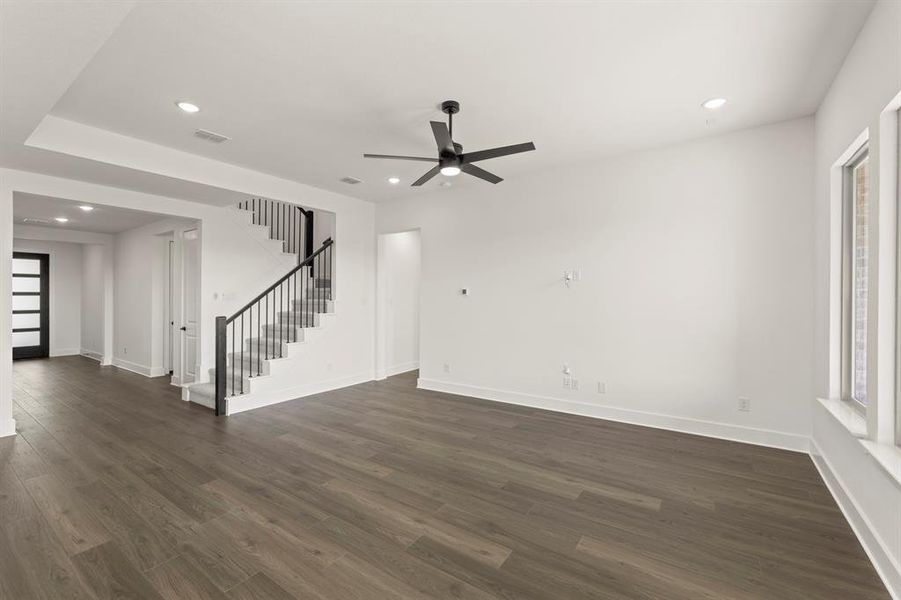 08. 612 Corner Post - Family (2)