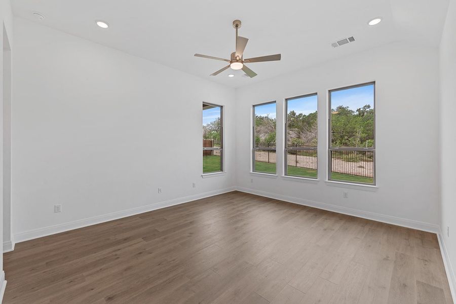 Spacious, unfurnished interior of a new home in Provence - 60', Austin (Image 17).