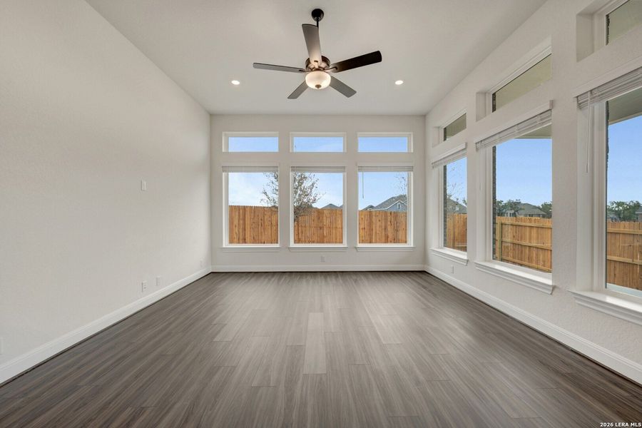 Spacious, unfurnished interior of a new home in Davis Ranch 50', San Antonio (Image 18).