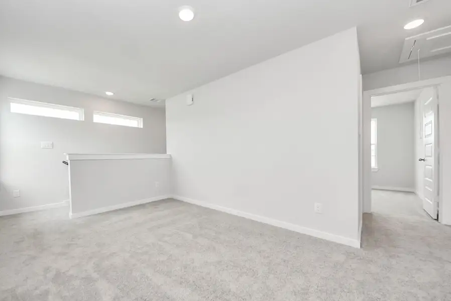 Spacious, unfurnished interior of a new home in The Villages at WestPointe, Dayton (Image 21).