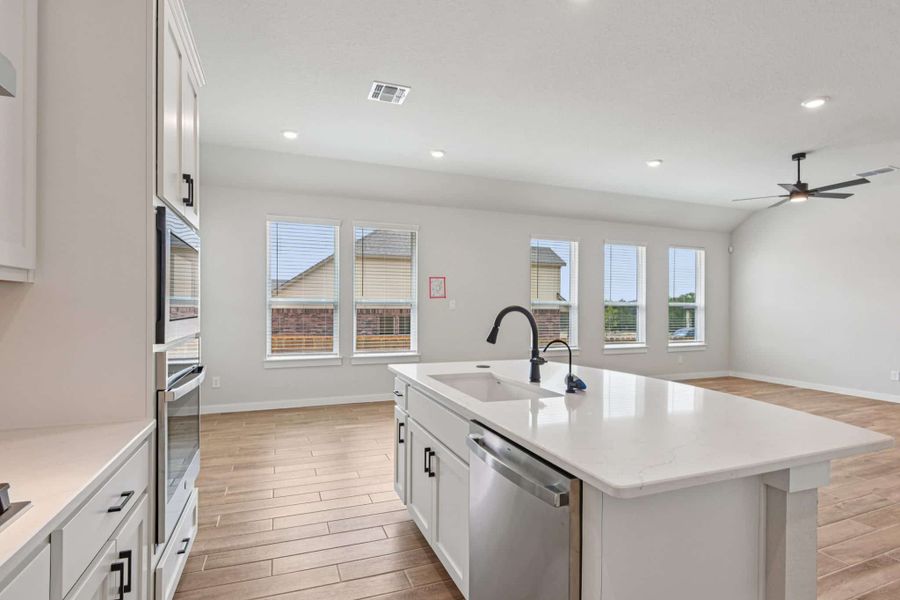 Furnished interior view inside a new home in Meyer Ranch, New Braunfels (Image 11).