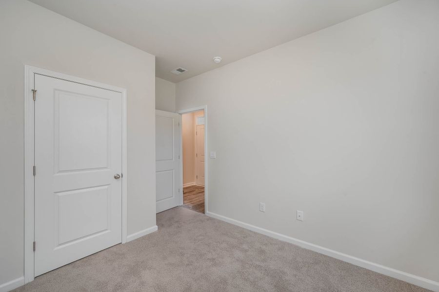 Representative unfurnished interior of a home built from the SULLIVAN by D.R. Horton in Summerville, Darlington (Image 11).