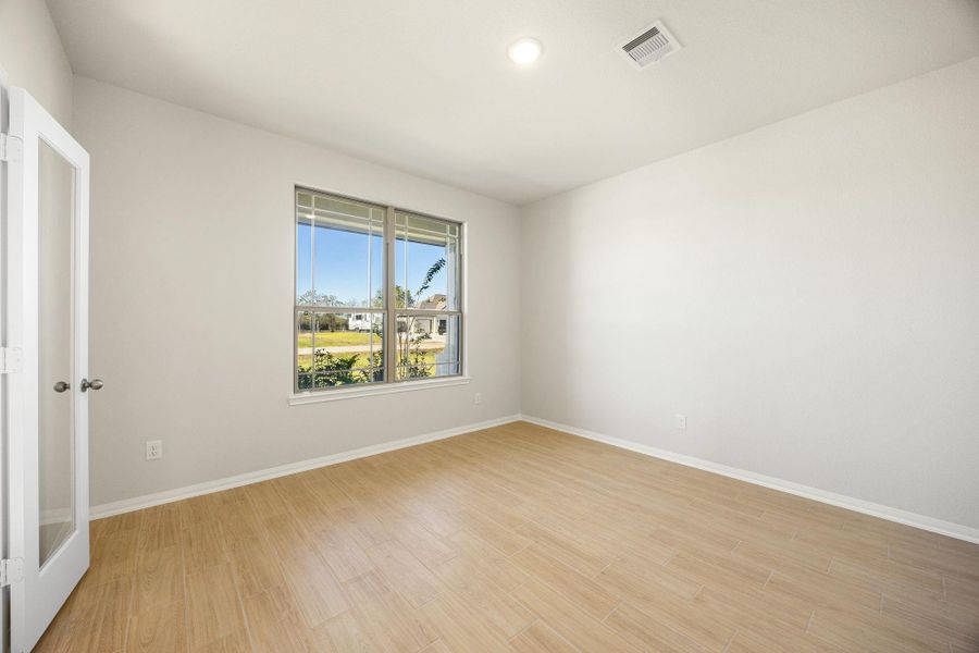 Spacious, unfurnished interior of a new home in Southfork Ranch, Sealy (Image 19).