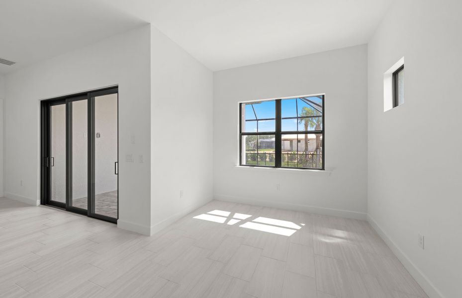 Spacious, unfurnished interior of a new home in Terreno, Naples (Image 19).