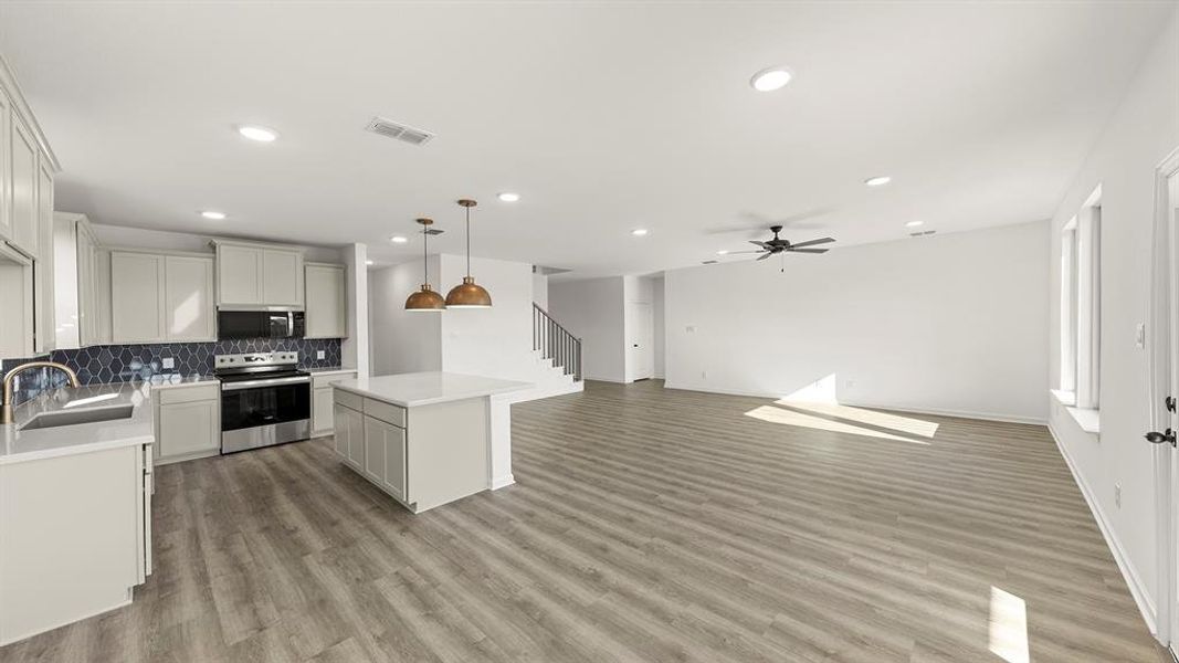 13. 2927 Wagoner - Dining (2) 13. 2927 Wagoner - Dining (2)