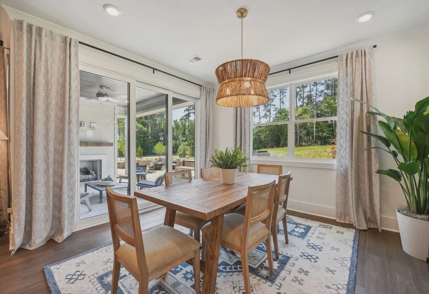 Willow Model Dining - Windell Woods - 3 of 17