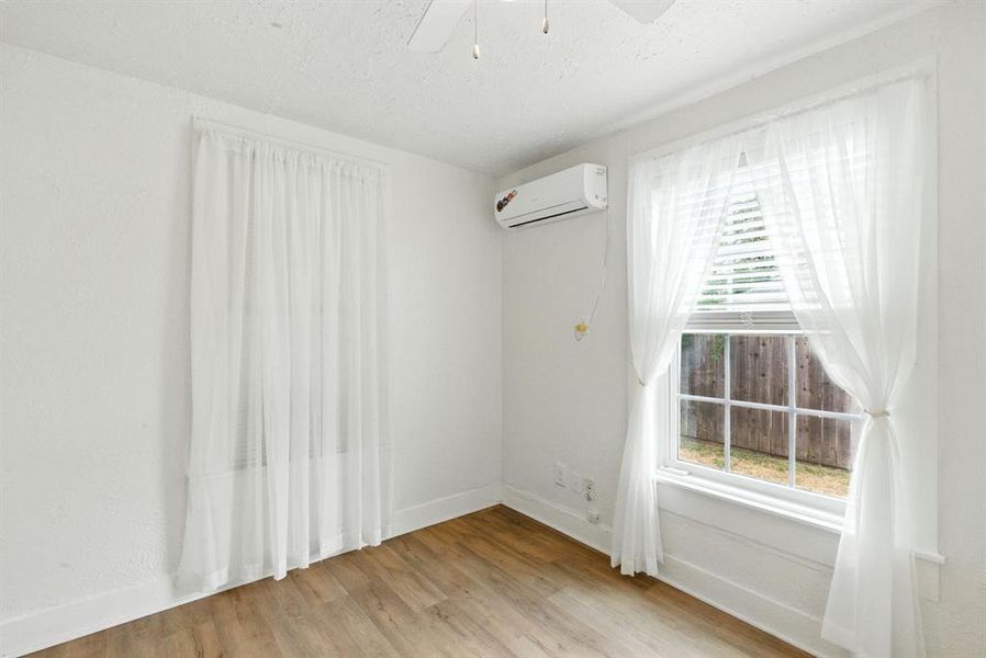 Spacious, unfurnished interior of a new home in , Weatherford (Image 19).