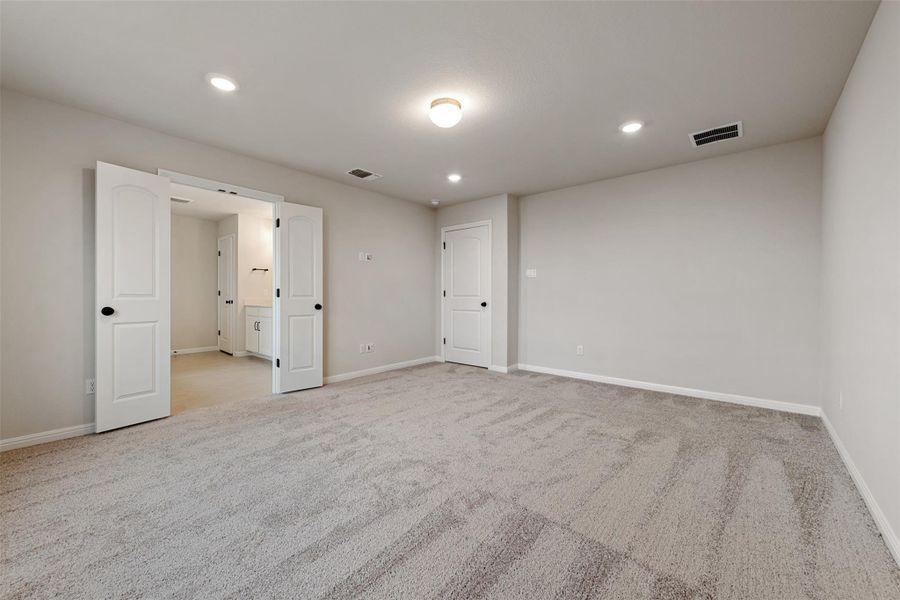 Spacious, unfurnished interior of a new home in Rolling Glen, Hutto (Image 21). Spacious, unfurnished interior of a new home in Rolling Glen, Hutto (Image 21).