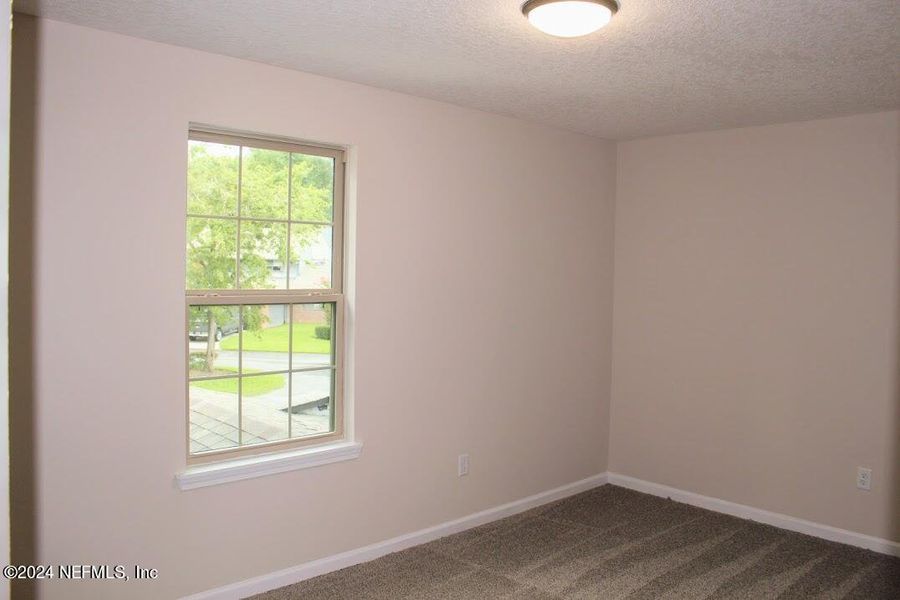 Spacious, unfurnished interior of a new home in , Middleburg (Image 19).
