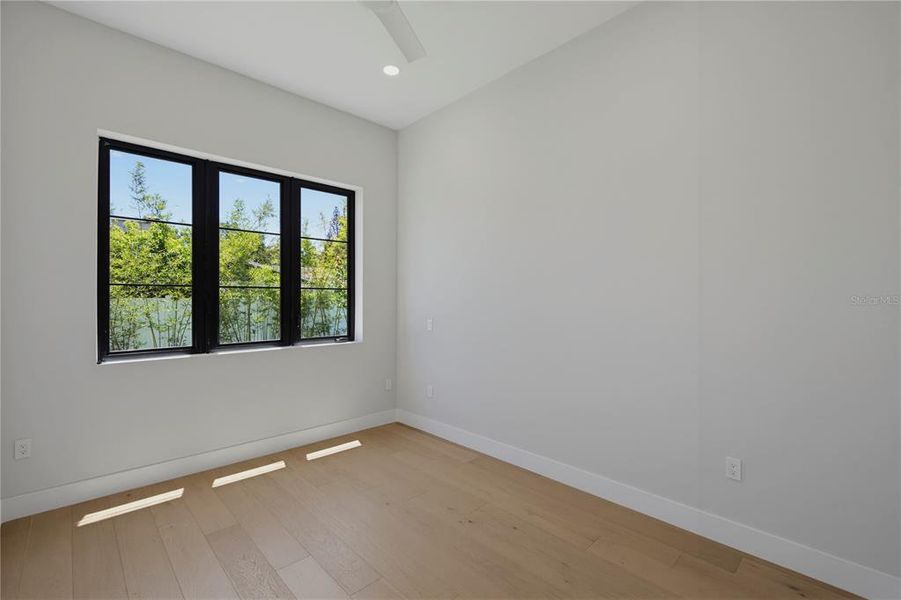 Spacious, unfurnished interior of a new home in , Winter Park (Image 23).