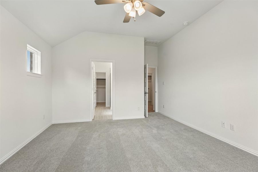 Spacious, unfurnished interior of a new home in Oakwood Estates, Waller (Image 22).